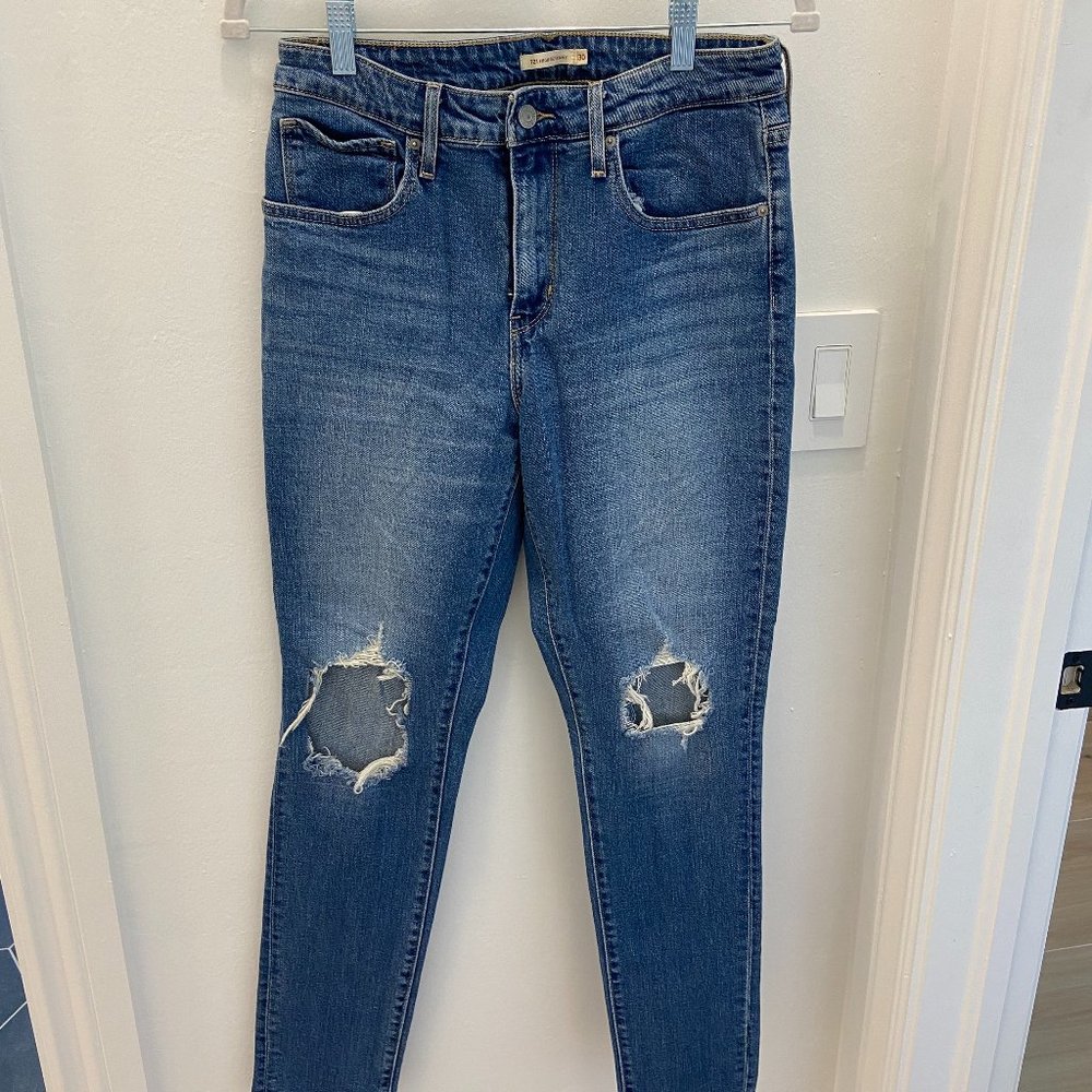 Levi's High Rise Disstressed Skinny Jeans